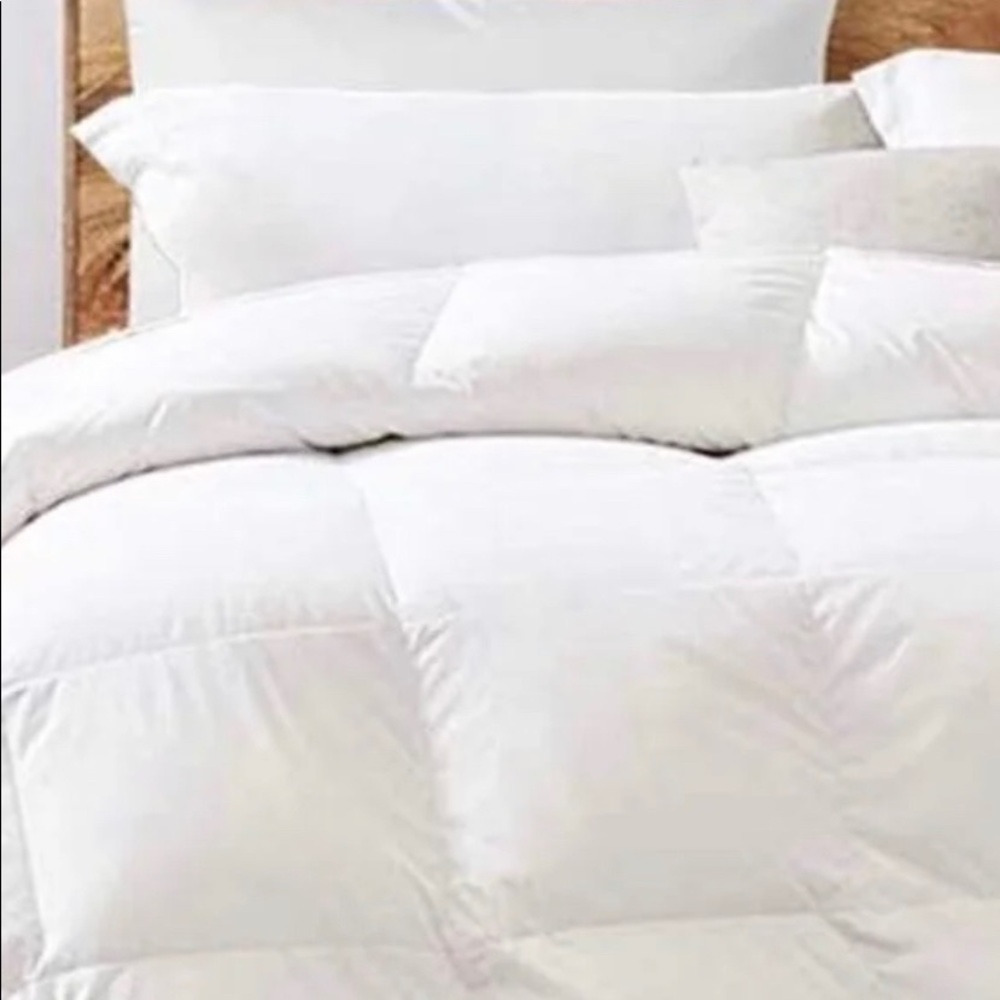 - Royal luxe goose down comforter all season